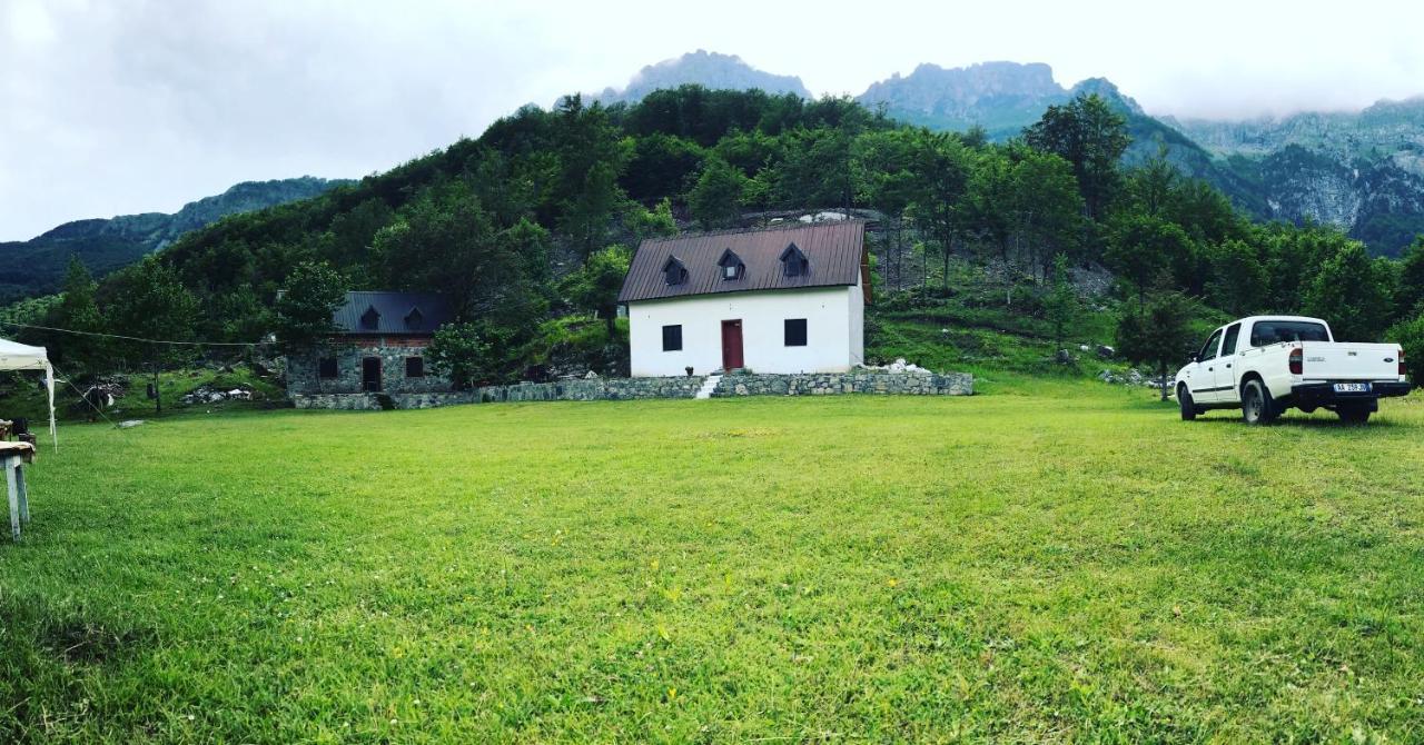 Guesthouse Freskia Theth Bagian luar foto