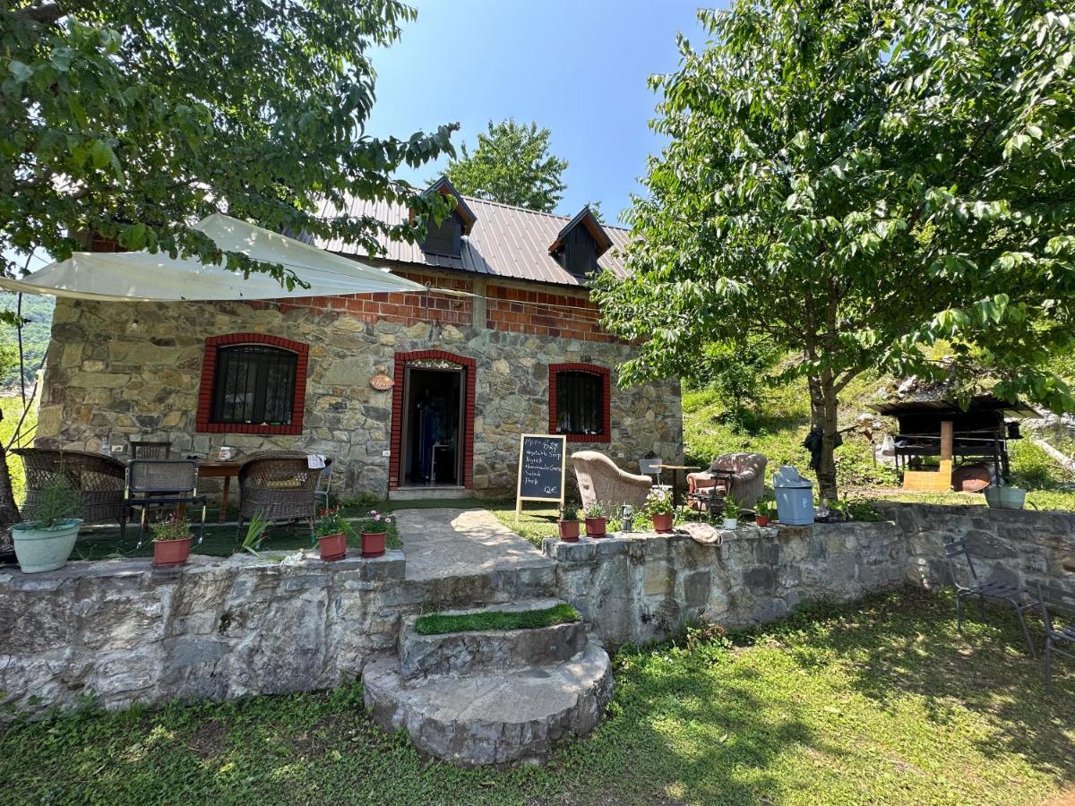 Guesthouse Freskia Theth Bagian luar foto