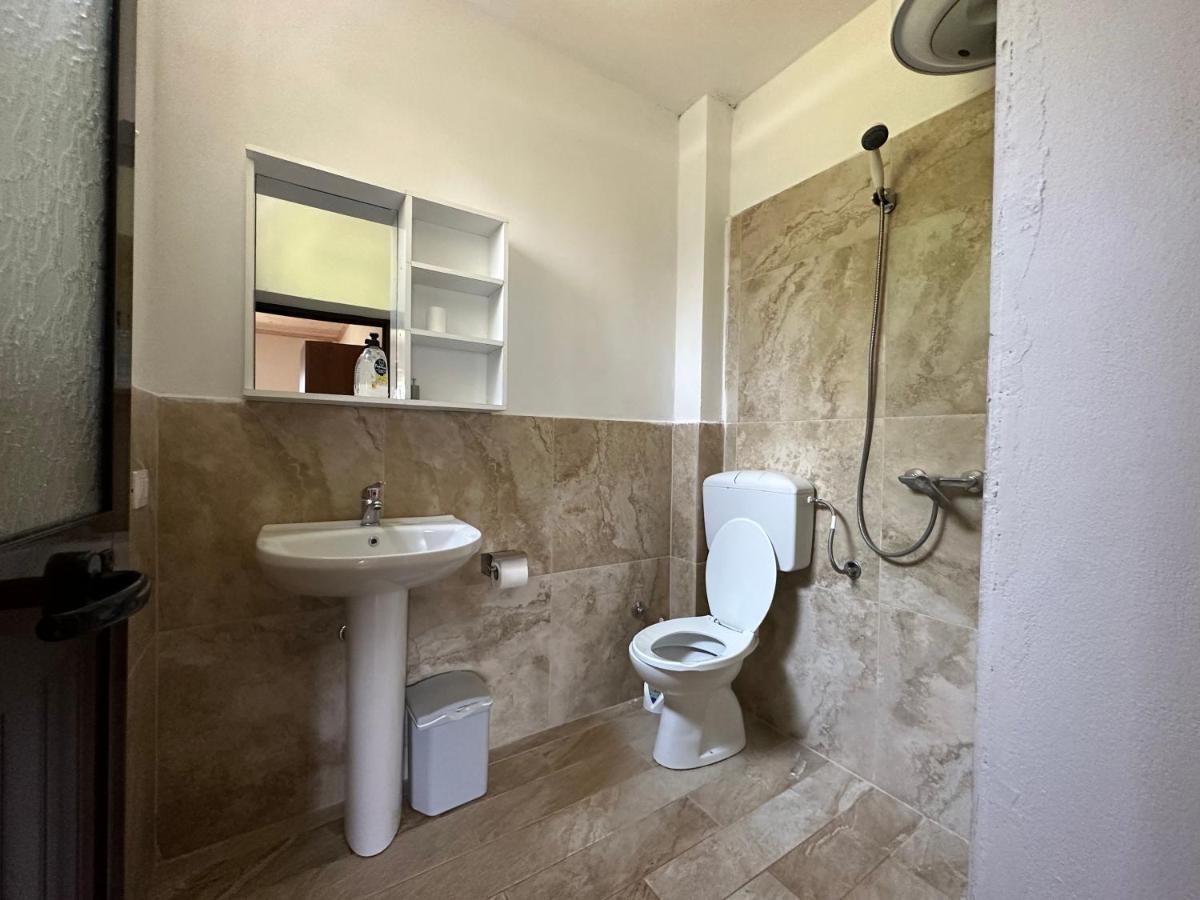 Guesthouse Freskia Theth Bagian luar foto