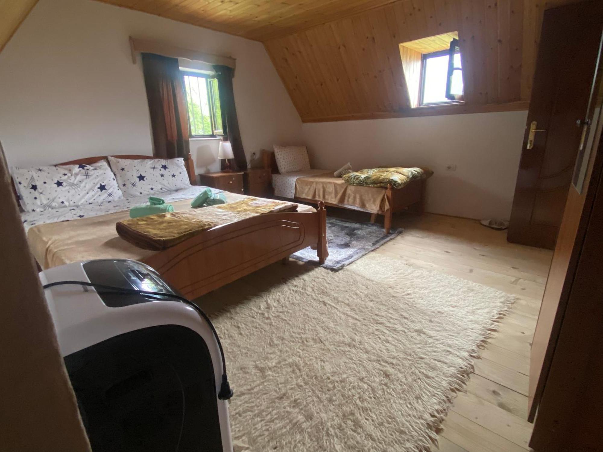 Guesthouse Freskia Theth Bagian luar foto